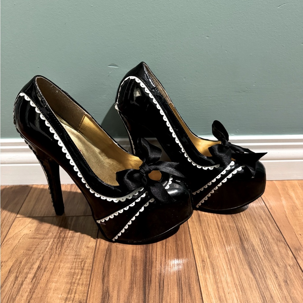 Bordello Black Patent Peep-Toe Platform Pumps with White Trim and Bow
